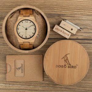 Часы из бамбука с логотипом